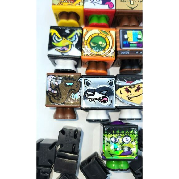 Crazy Cubes by Spin Master (Lot of 17) Square Face Toys with Cards - Picture 3 of 6